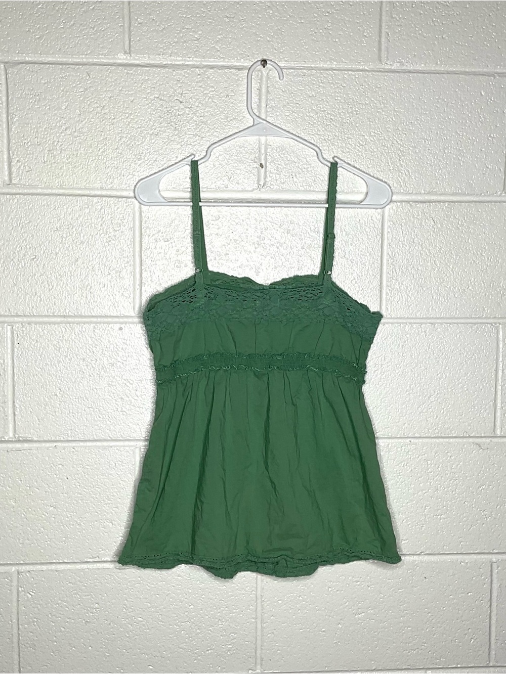 < Vintage Old Navy Green Lace Trimmed Cotton Camisole Tank Top > - Picture 4 of 4